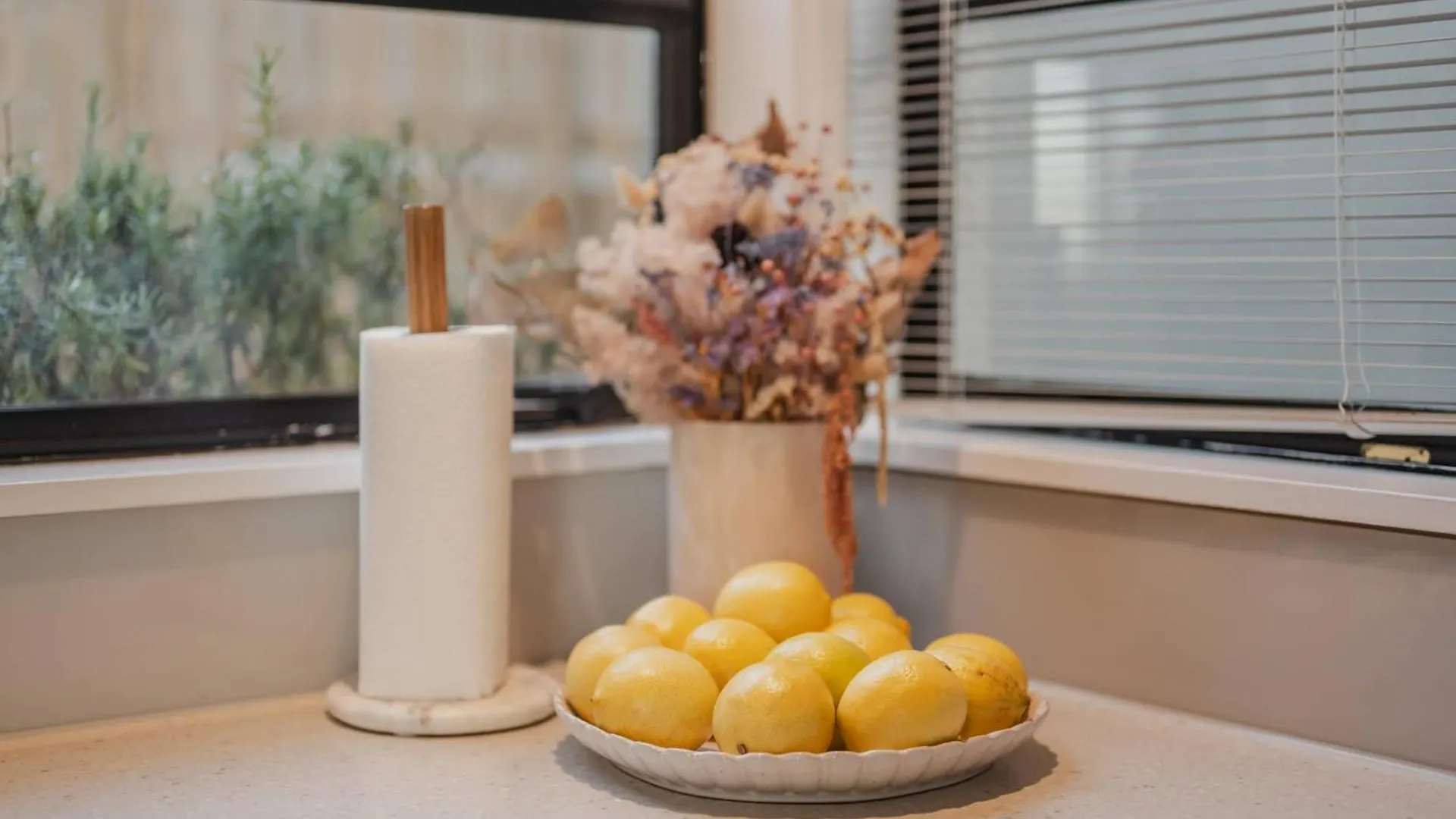 Adventure & Relaxation Cozy 3Br Stay With Games & Scenic Views Christchurch Nieuw-Zeeland