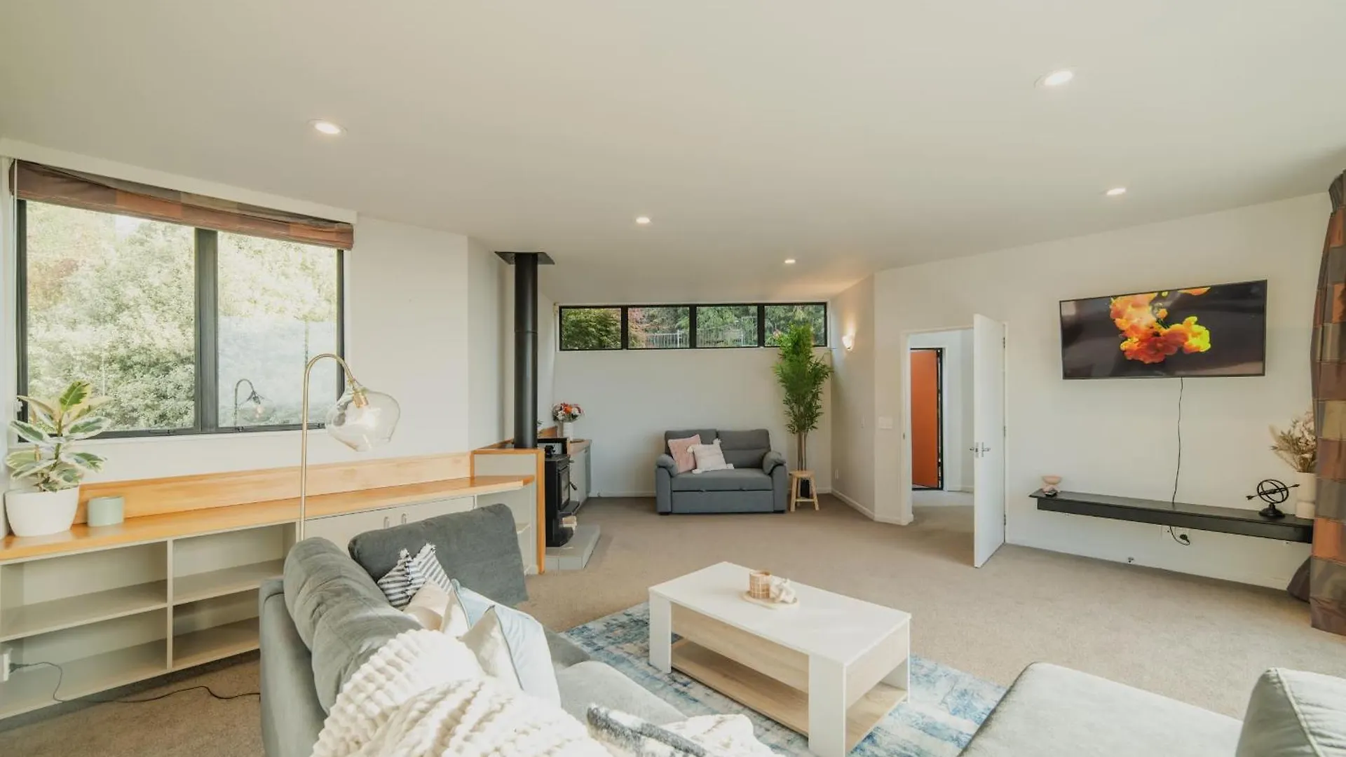 Adventure & Relaxation Cozy 3Br Stay With Games & Scenic Views Christchurch Nieuw-Zeeland